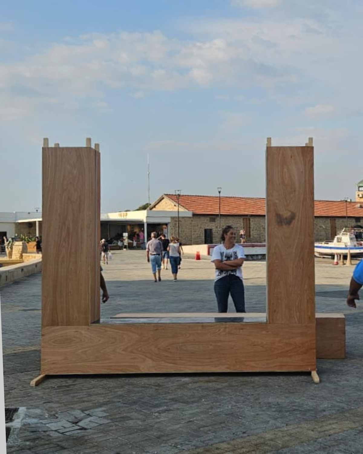 The Giant Frame - Image 3